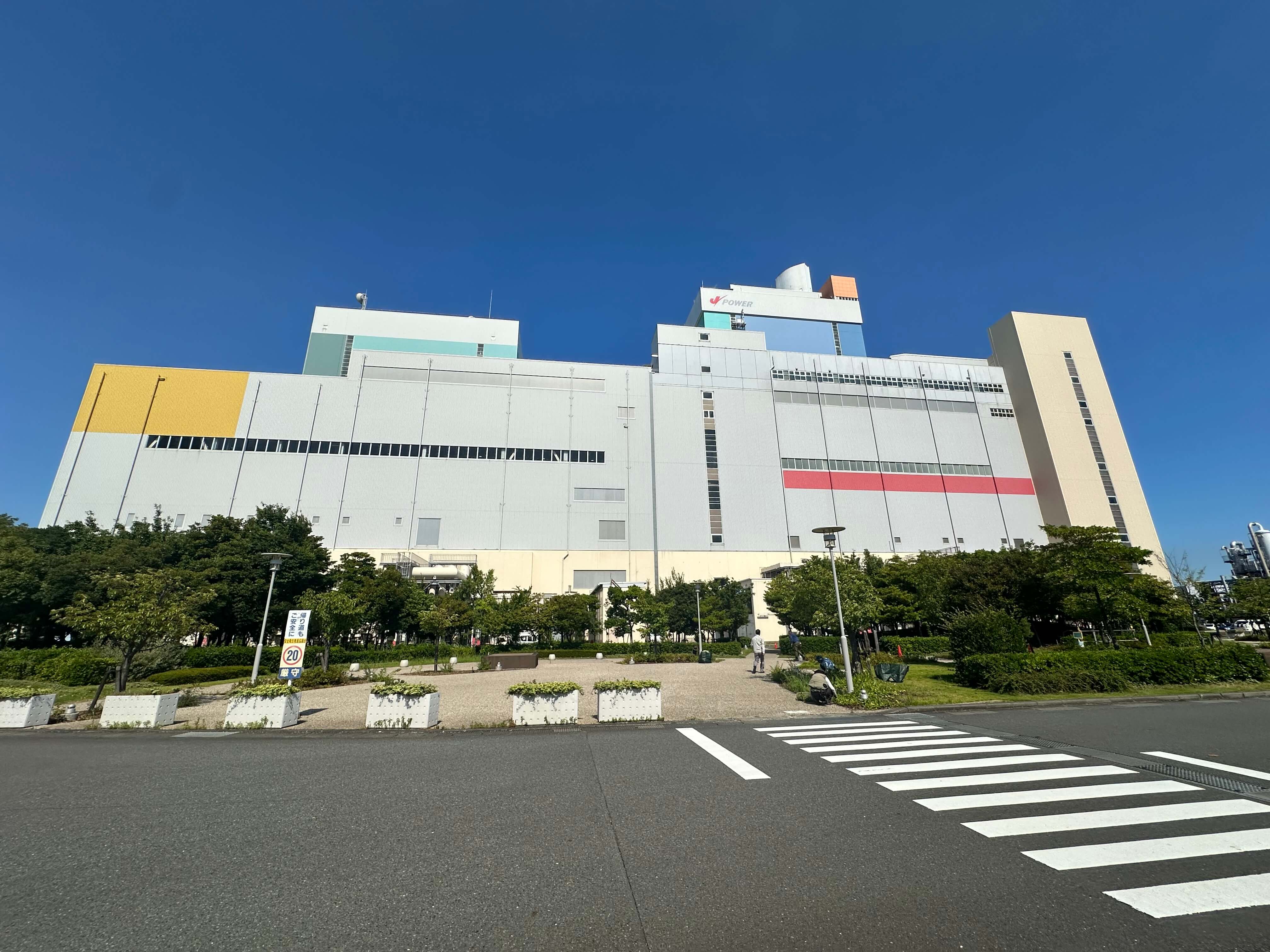 1号機タービン建屋外観
