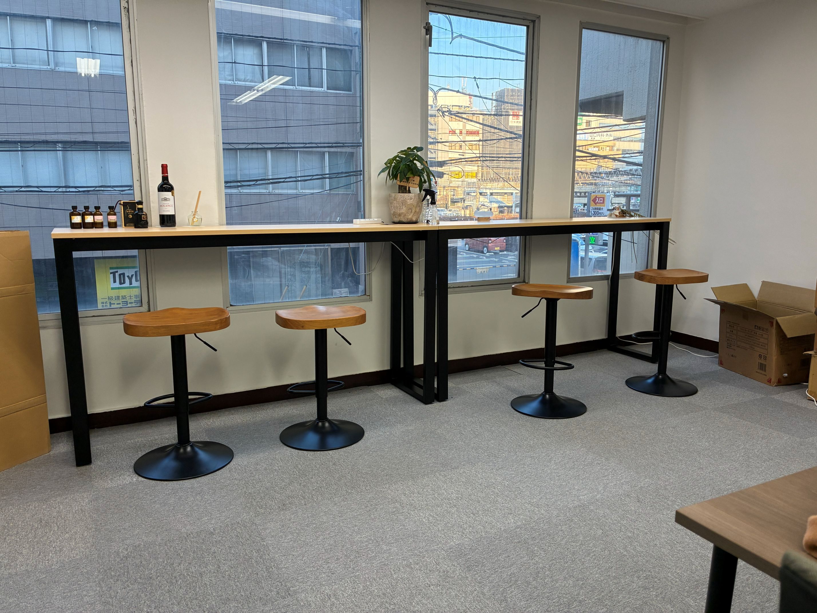 千葉事務所のミーティングスペース